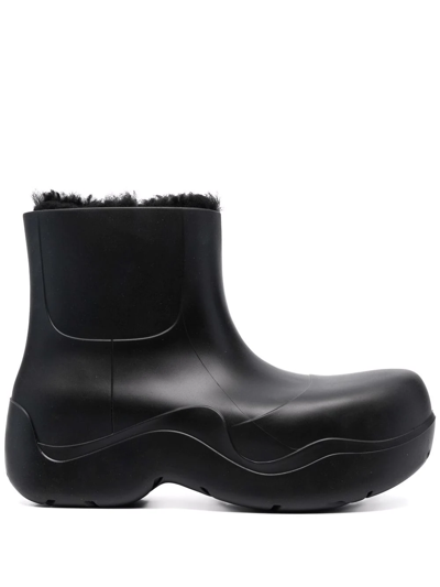 Shop Bottega Veneta Puddle Shearling-lined Ankle Boots In Black