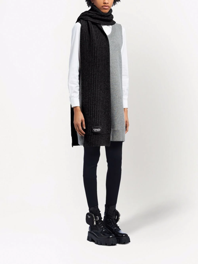 Prada Logo-patch Knitted Scarf In Schwarz