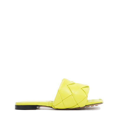 Shop Bottega Veneta The Lido Flat Sandals In Verde