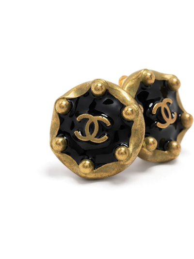 Pre-owned Chanel 1994 Cc Button Earrings In Black