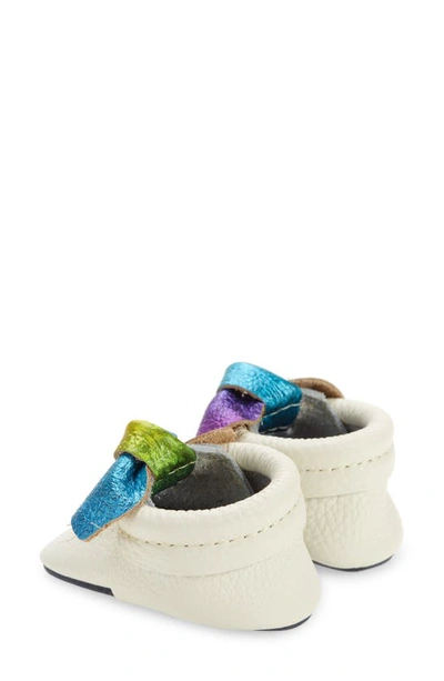 Shop Freshly Picked Bow Crib Shoe In Prism