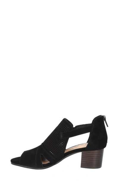 Shop Bella Vita Illiana Sandal In Black