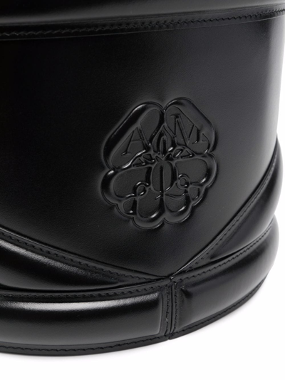 Shop Alexander Mcqueen The Soft Curve Bucket Bag In Schwarz