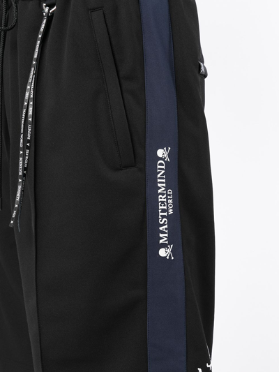 Shop Mastermind Japan Skull-print Side-stripe Shorts In Schwarz