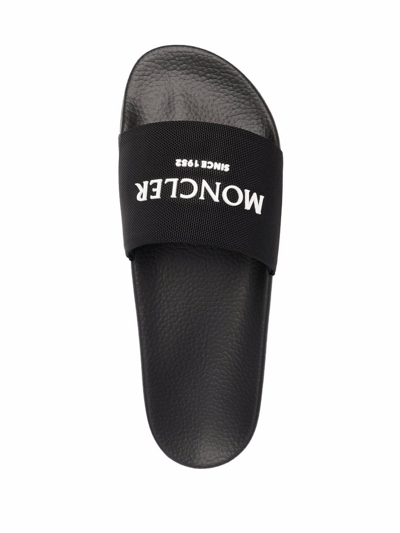 Moncler Logo-embossed Pool Slides In Schwarz