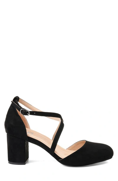 Journee Collection Foster Block Heel Pump In Black