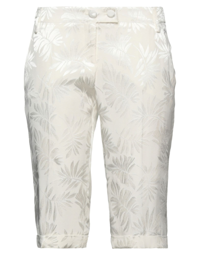 Shop Babylon Woman Shorts & Bermuda Shorts White Size 8 Viscose