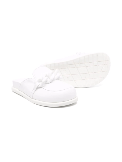 N°21 Chain-embellished Mules In White