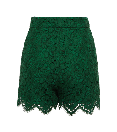 Shop Gucci Scalloped Floral Lace Shorts In Yard