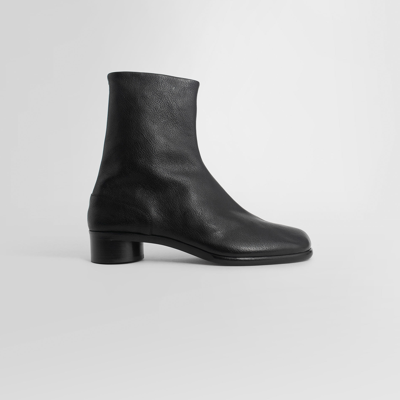 Maison Margiela Vintage Leather Tabi Boots In Black