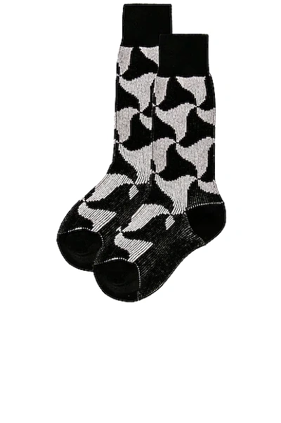 Bottega Veneta Wavy Triangle Cashmere Socks In Black & White