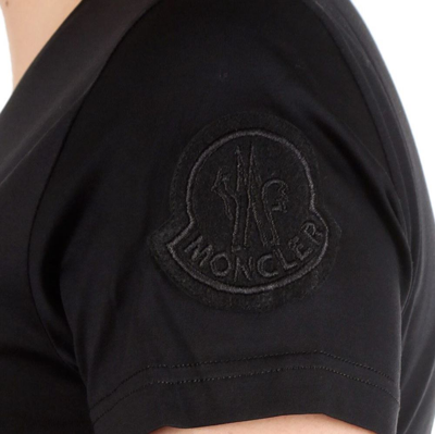Shop Moncler Basic Crewneck Logo T-shirt In Black