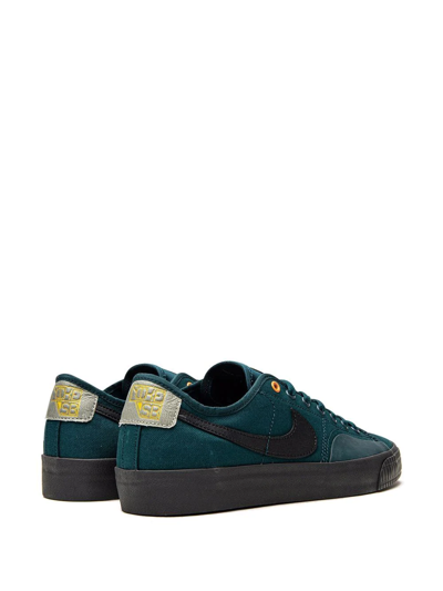 Nike Sb Blazer Court Low-top Sneakers In Grün