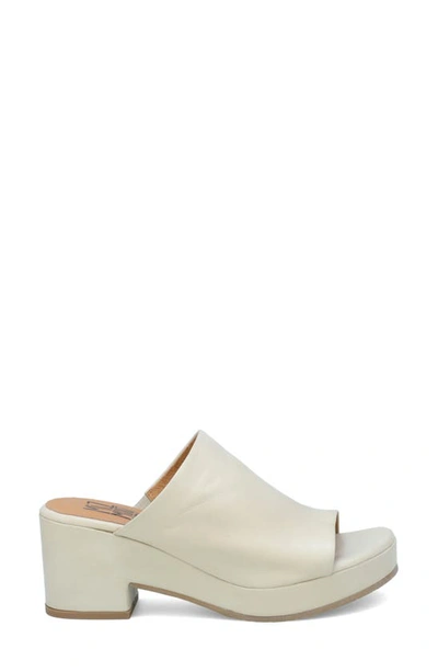 Miz Mooz Gwen Platform Sandal In Cream