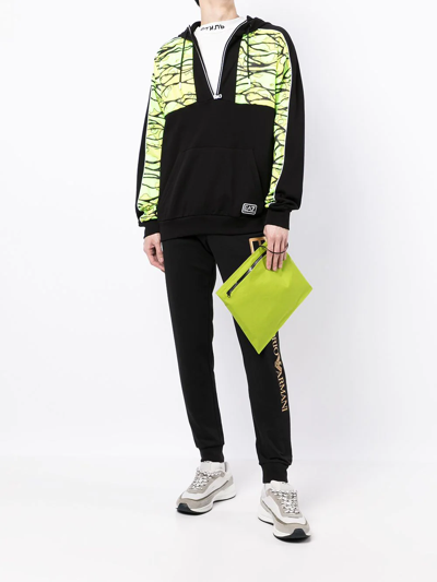 Ea7 Elastic Waist Casual Pants In Schwarz