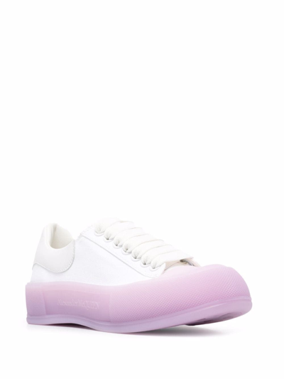 Alexander Mcqueen White Contrasting-sole Sneakers In Weiss