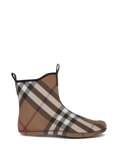 Shop Burberry Vintage-check Rain Boots In Braun