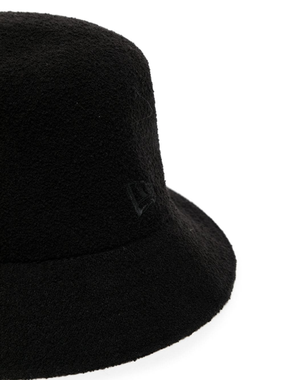 Shop Yohji Yamamoto Logo-patch Bucket Hat In Schwarz