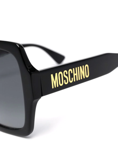 Moschino Eyewear Tinted Oversize-frame Sunglasses In Schwarz