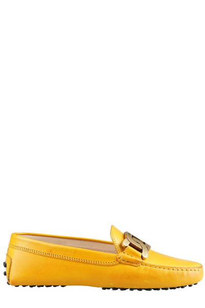 Shop Tod's Kate Commino Chain-link Driving Shoes In Giallo