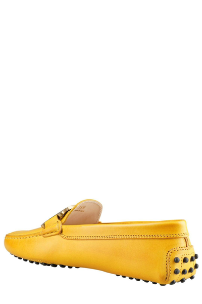 Shop Tod's Kate Commino Chain-link Driving Shoes In Giallo