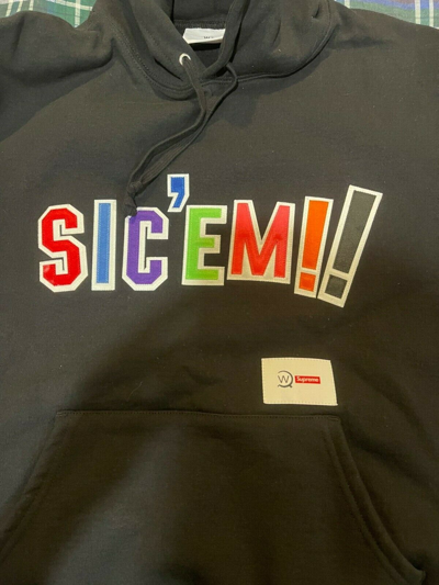 Pre-owned Supreme X Wtaps Sic 'em!! Brand New Hooded Sweatshirt 