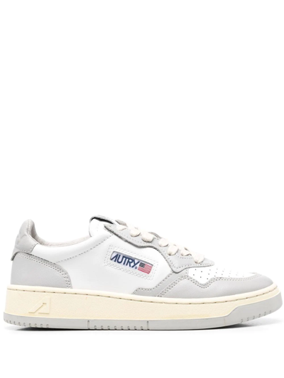 Autry Logo Low Woman Sneakers In Gray