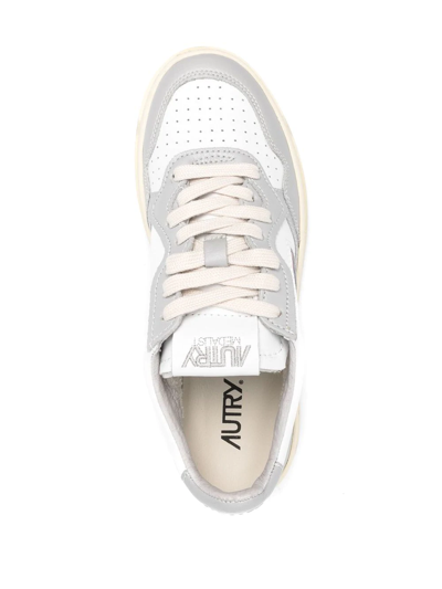 Autry Logo Low Woman Sneakers In Gray
