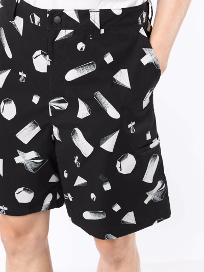 Shop Undercover Abstract Geometric Print Shorts In Schwarz