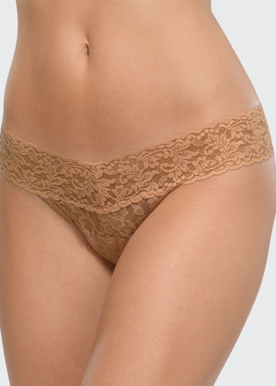Hanky Panky Signature Lace Low-rise Stretch-jersey Thong In Sun Tan