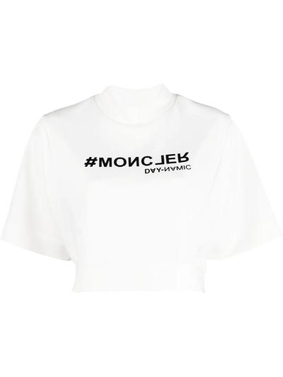 Shop Moncler Logo-print Cropped T-shirt In Weiss