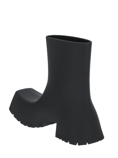 Shop Balenciaga Rubber Boots Woman In Black