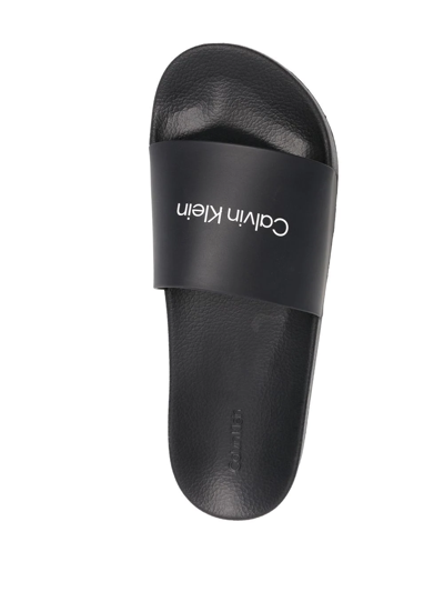 Calvin Klein Logo Pool Slide In Schwarz