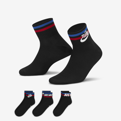 Shop Nike Unisex Everyday Essential Ankle Socks (3 Pairs) In Black