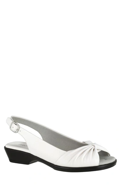 EASY STREET EASY STREET FANTASIA SLINGBACK PUMP 