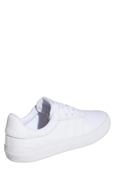 Adidas Originals Raid 3 Sneaker In White/ White/ Silver Met.