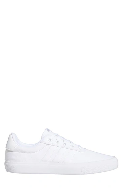 Adidas Originals Raid 3 Sneaker In White/ White/ Silver Met.