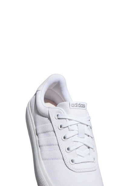 Adidas Originals Raid 3 Sneaker In White/ White/ Silver Met.