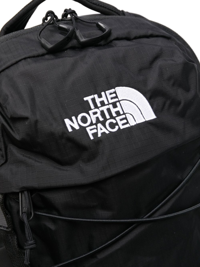 Shop The North Face Logo-print Zip-up Backpack In Schwarz