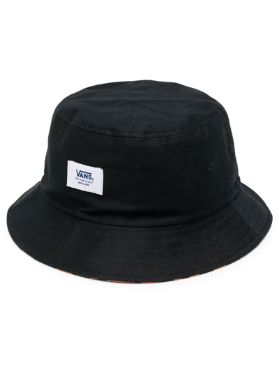 Shop Vans Logo-patch Bucket Hat In Schwarz