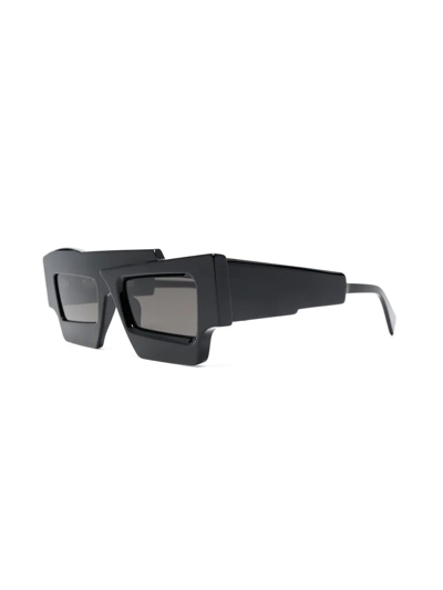 Shop Kuboraum Square Tinted Sunglasses In Schwarz