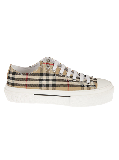 Shop Burberry Jack L Low Sneakers In Archive Beige