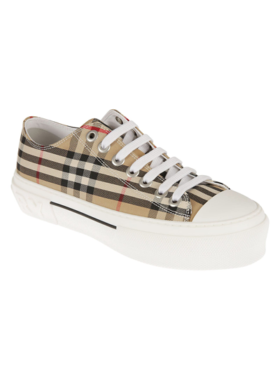 Shop Burberry Jack L Low Sneakers In Archive Beige