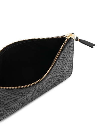 Comme Des Garçons Embossed-logo Detail Wallet In Schwarz