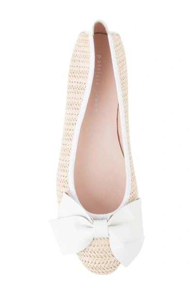 Patricia Green St. Tropez Bow Raffia Flat In White Straw