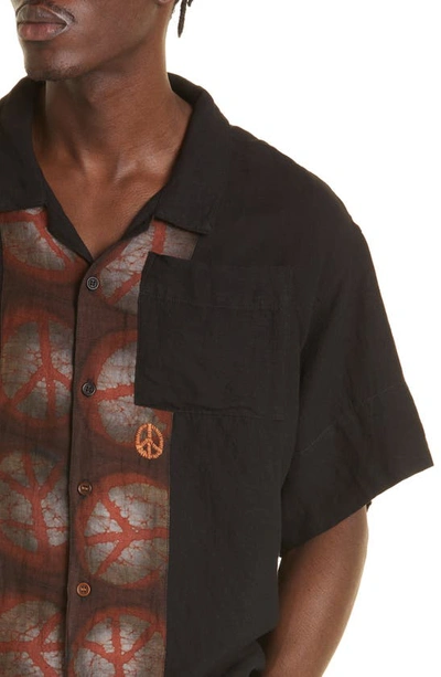 Shop Story Mfg. Greetings Short Sleeve Organic Linen Button-up Shirt In Iron Black Peaceful Resist
