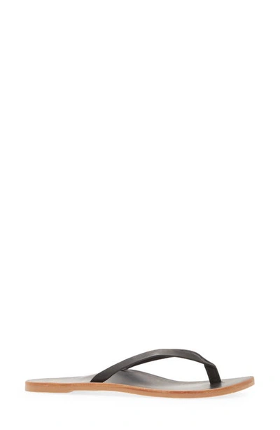 Beek Seabird Flip Flop In Black/black