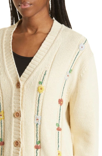 Shop Re/done '50s Embroidered V-neck Cotton & Wool Blend Cardigan In Vintage Ivory Multi