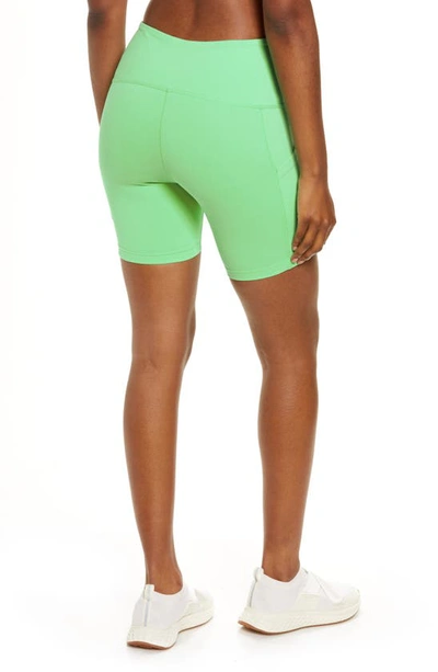 Zella live in high hotsell waist pocket bike shorts