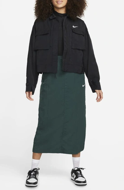 Nike Women's  Sportswear Essential Woven Jacket In Black/ White